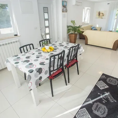 Zagar Apartment *